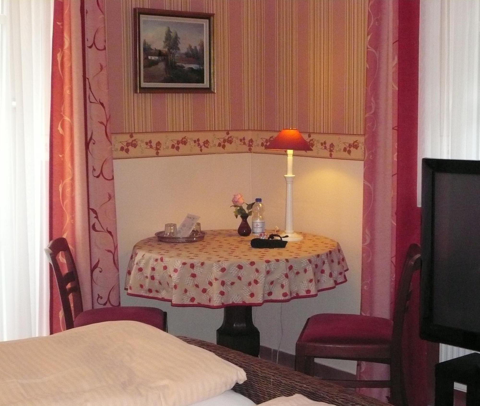 Mosel-Landhaus Am Moselufer B&B Briedern Esterno foto