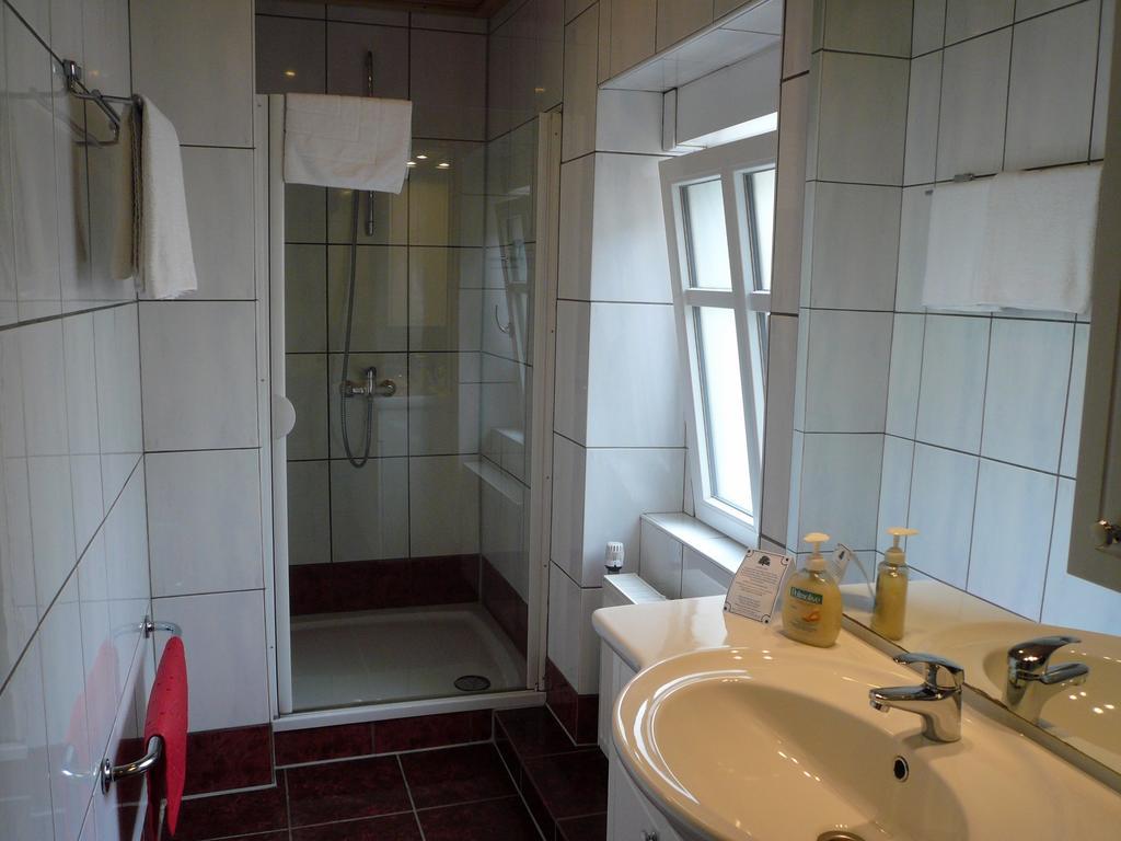 Mosel-Landhaus Am Moselufer B&B Briedern Esterno foto